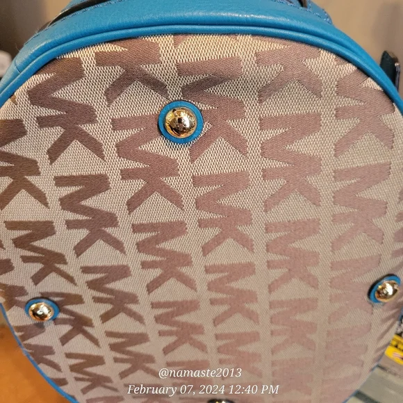 Michael Kors Kingsbury Bucket Bag  Jaqured Logo MK Tote NWOT Designer #712 - Picture 4 of 17